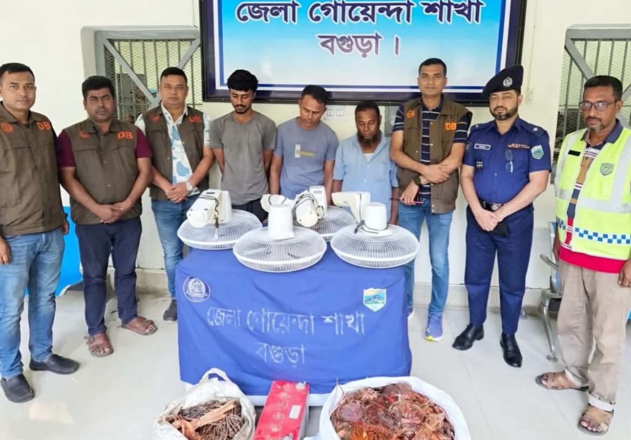 বগুড়ায় রিসোর্টে ডাকাতি: লুট হওয়া মালামাল উদ্ধার, গ্রেপ্তার ৩